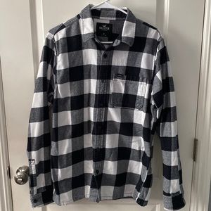 Medium black and white flannel from hollister